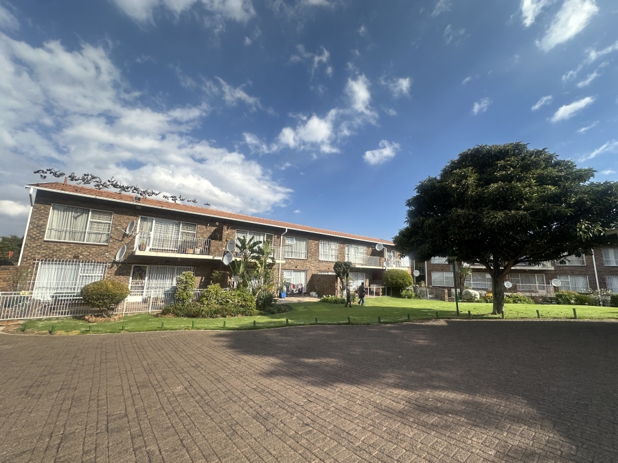 To Let 2 Bedroom Property for Rent in Horison Gauteng