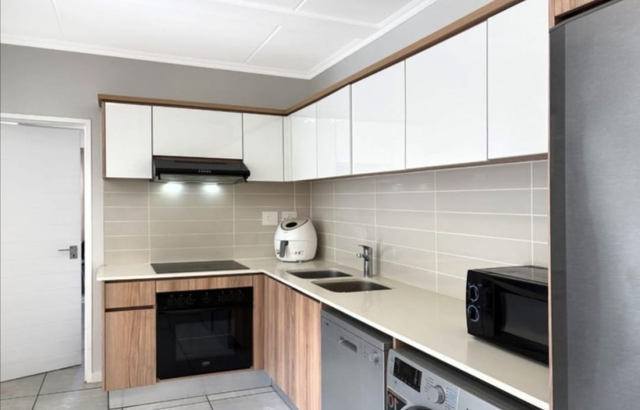 To Let 1 Bedroom Property for Rent in Crowthorne AH Gauteng