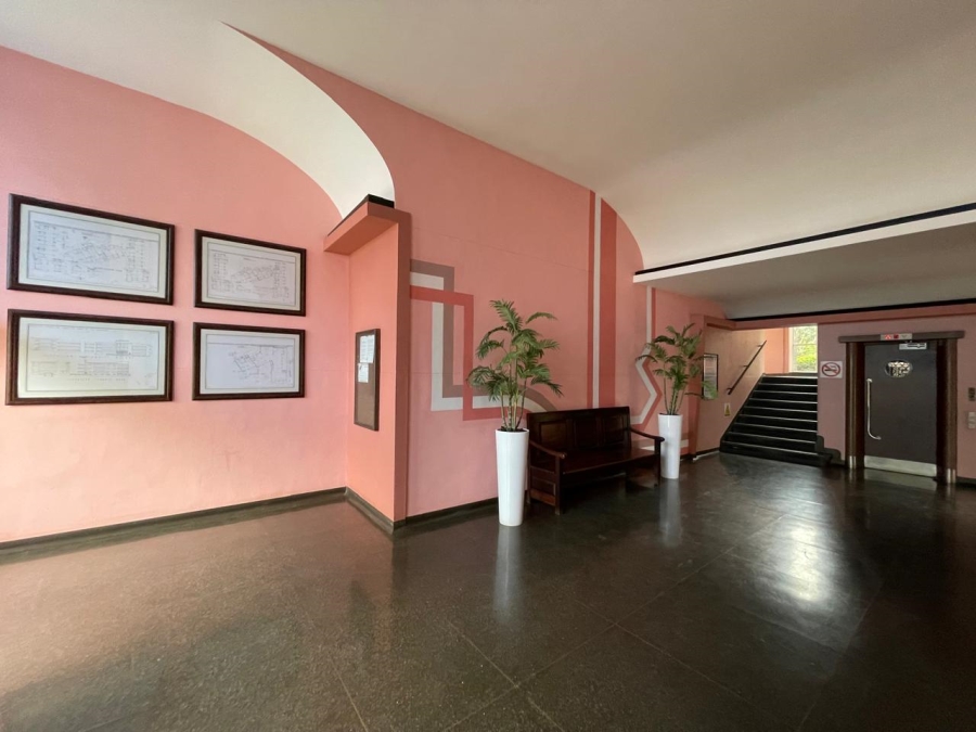 To Let 1 Bedroom Property for Rent in Rosebank Gauteng