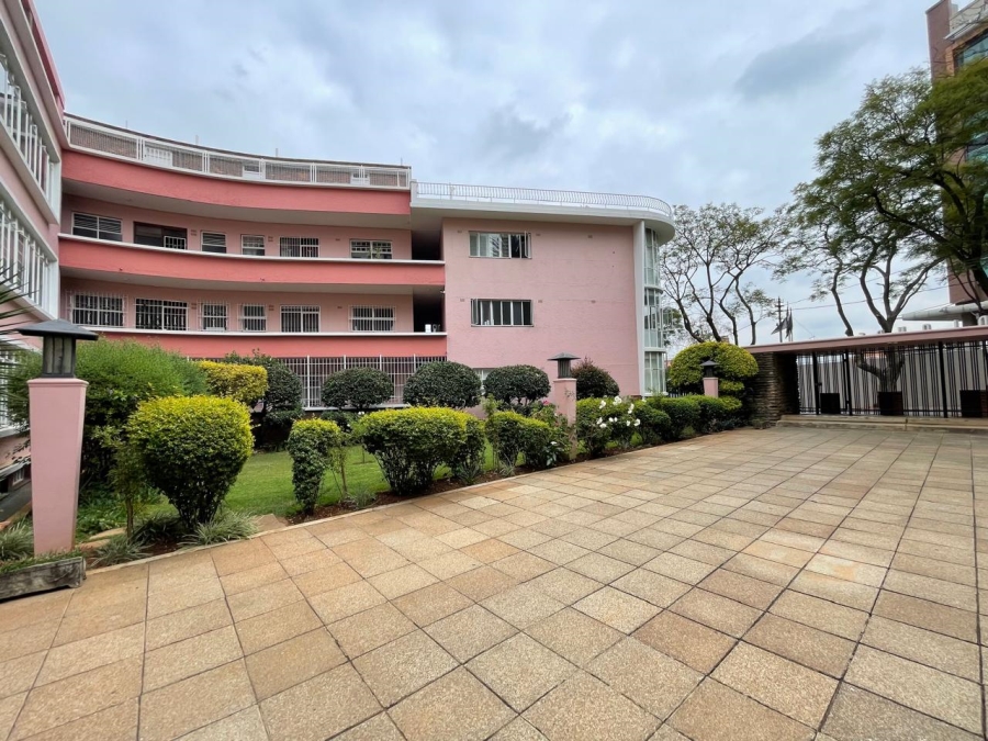 To Let 1 Bedroom Property for Rent in Rosebank Gauteng