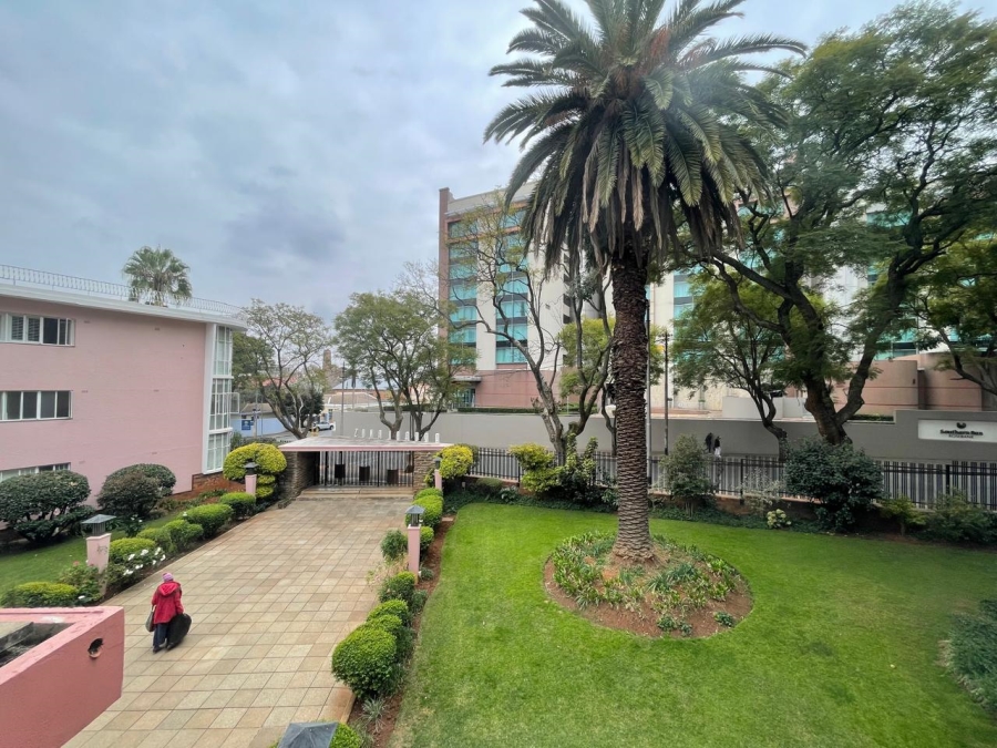 To Let 1 Bedroom Property for Rent in Rosebank Gauteng
