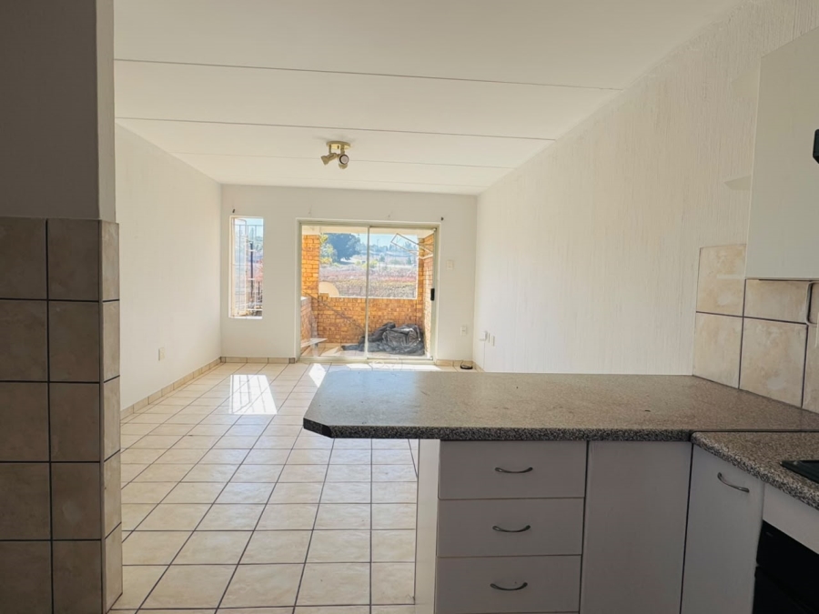 1 Bedroom Property for Sale in Strubensvallei Gauteng