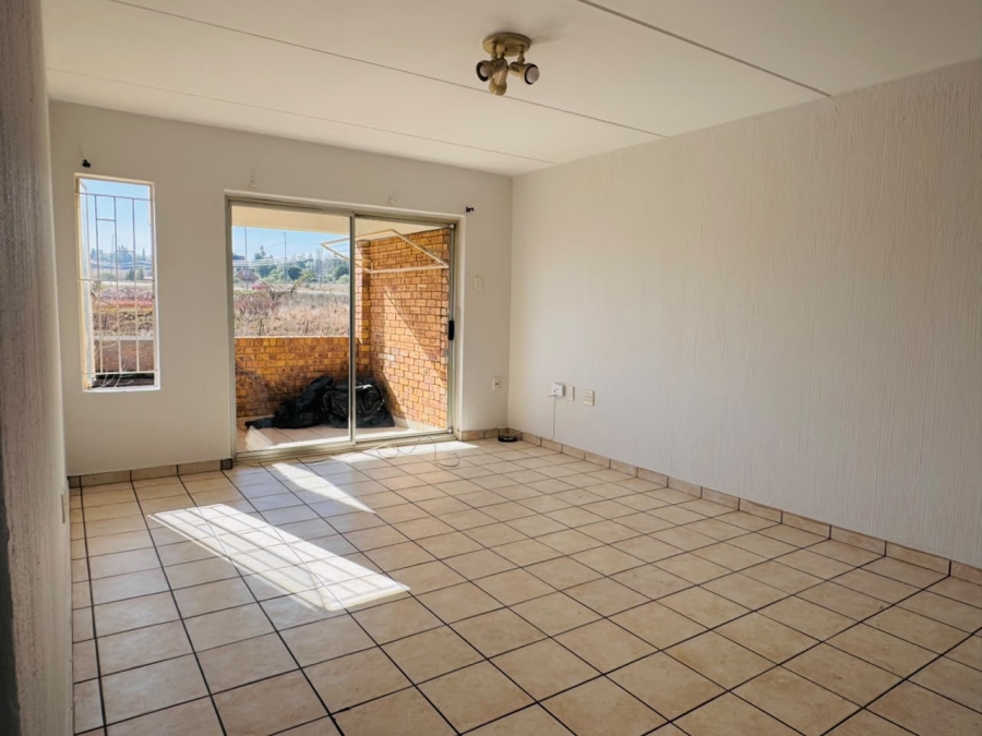 1 Bedroom Property for Sale in Strubensvallei Gauteng