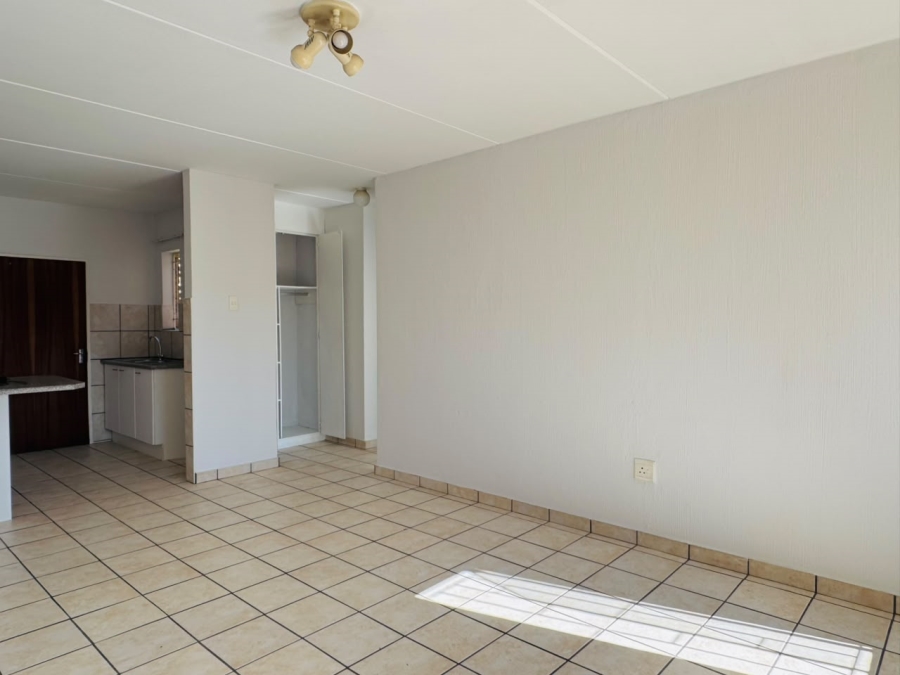 1 Bedroom Property for Sale in Strubensvallei Gauteng