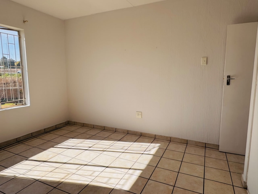 1 Bedroom Property for Sale in Strubensvallei Gauteng