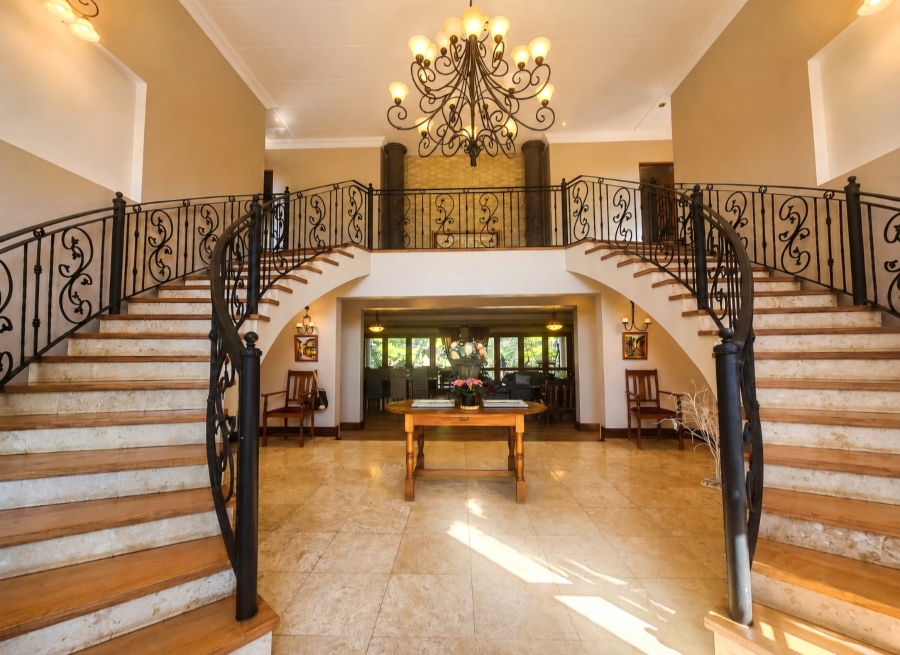 6 Bedroom Property for Sale in Zwavelpoort Gauteng