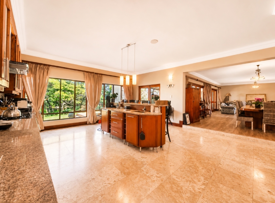 6 Bedroom Property for Sale in Zwavelpoort Gauteng