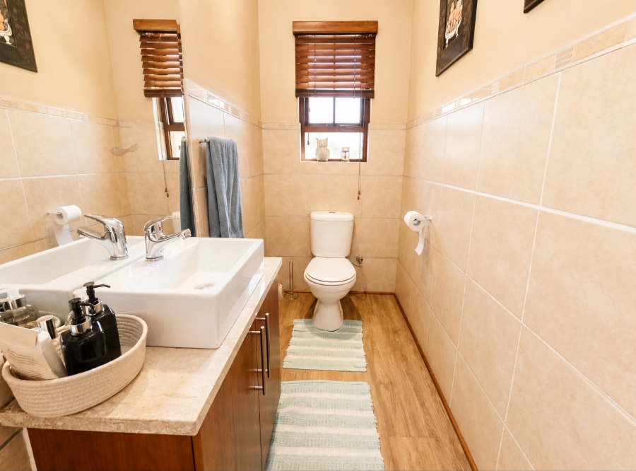 6 Bedroom Property for Sale in Zwavelpoort Gauteng