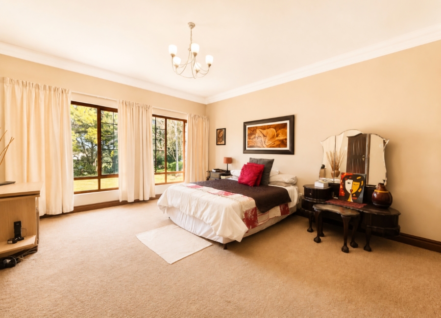 6 Bedroom Property for Sale in Zwavelpoort Gauteng