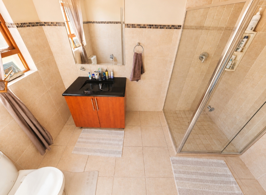 6 Bedroom Property for Sale in Zwavelpoort Gauteng