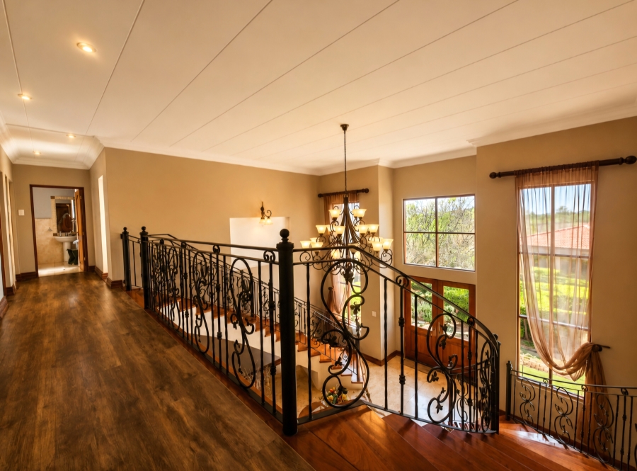 6 Bedroom Property for Sale in Zwavelpoort Gauteng