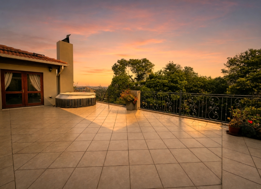 6 Bedroom Property for Sale in Zwavelpoort Gauteng