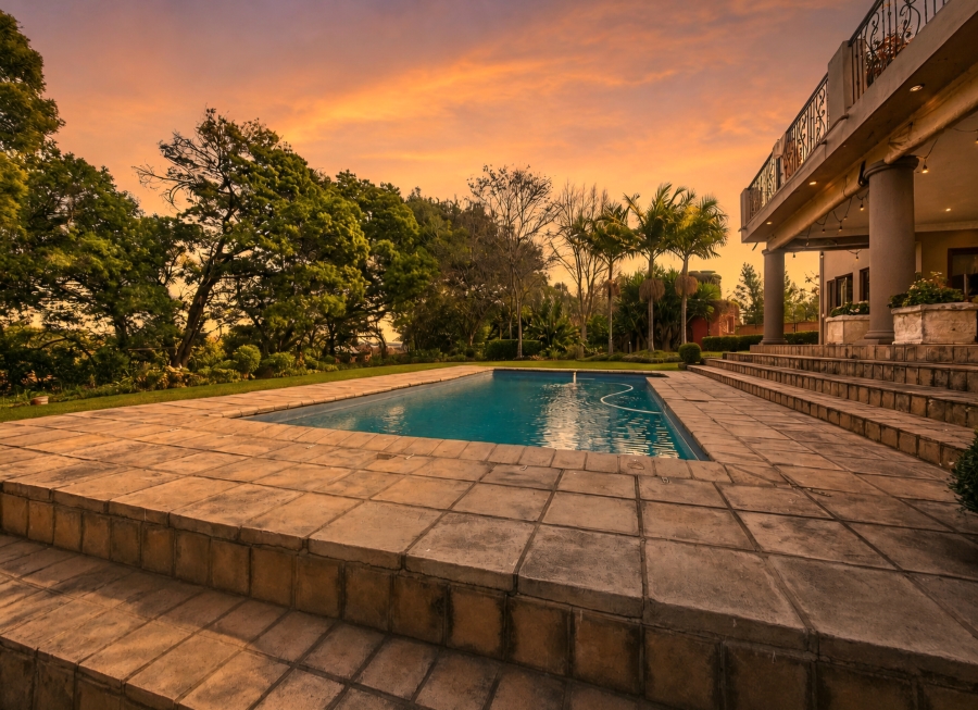 6 Bedroom Property for Sale in Zwavelpoort Gauteng