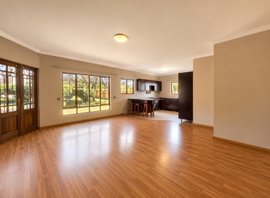 6 Bedroom Property for Sale in Zwavelpoort Gauteng