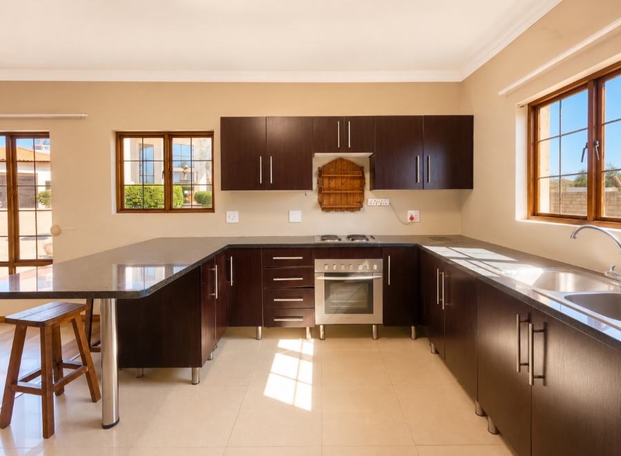 6 Bedroom Property for Sale in Zwavelpoort Gauteng