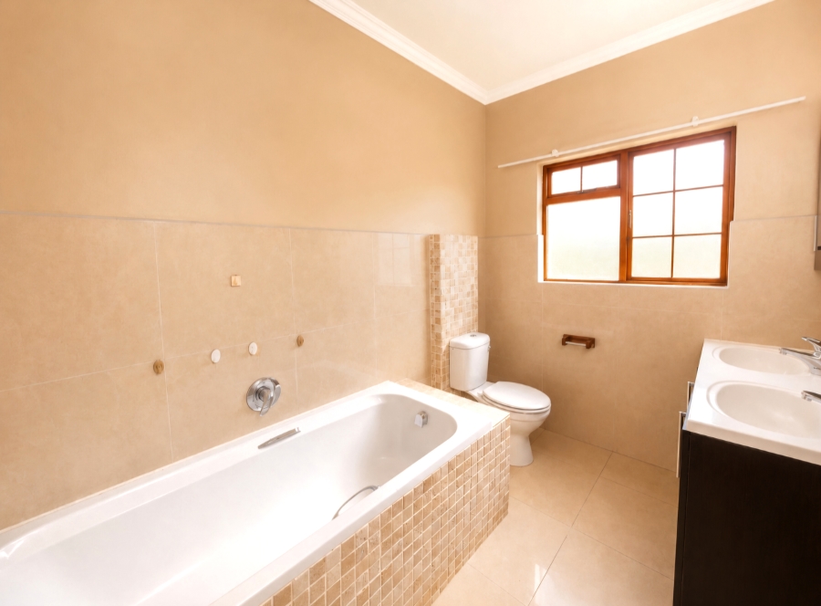 6 Bedroom Property for Sale in Zwavelpoort Gauteng