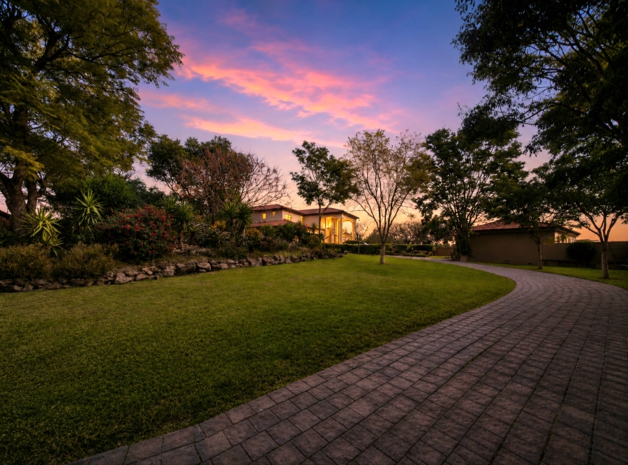 6 Bedroom Property for Sale in Zwavelpoort Gauteng