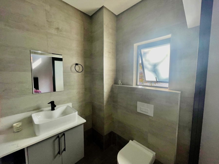 2 Bedroom Property for Sale in Alphen Park Gauteng