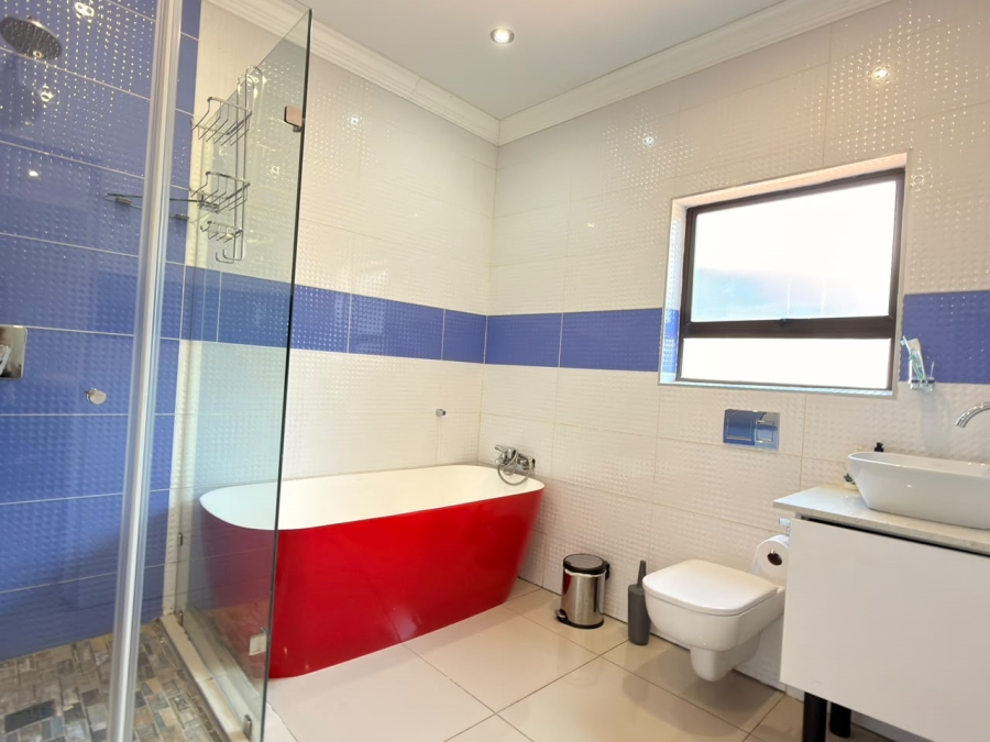 4 Bedroom Property for Sale in Silverwoods Country Estate Gauteng