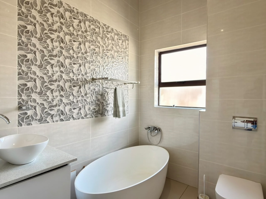 4 Bedroom Property for Sale in Silverwoods Country Estate Gauteng