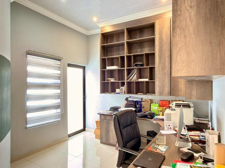 4 Bedroom Property for Sale in Silverwoods Country Estate Gauteng