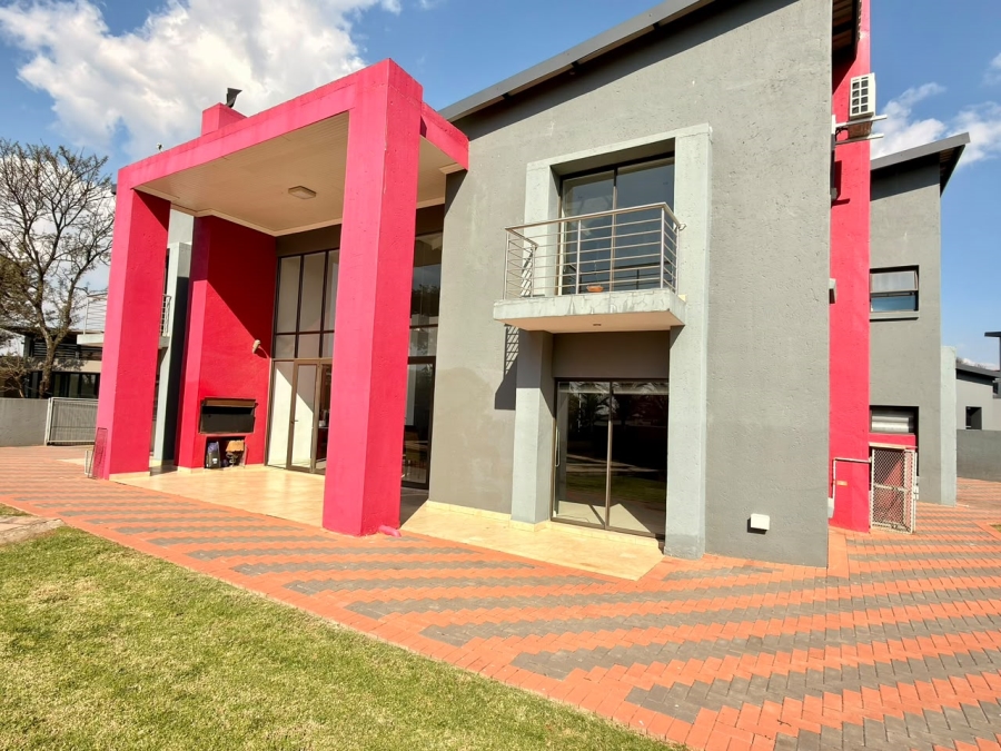 4 Bedroom Property for Sale in Silverwoods Country Estate Gauteng