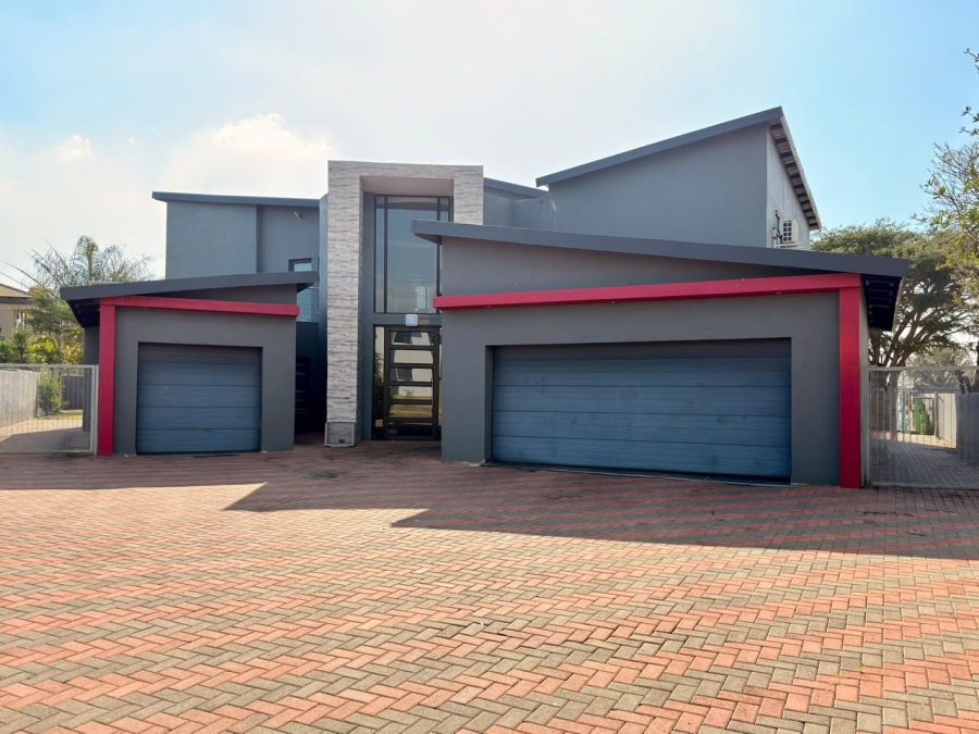 4 Bedroom Property for Sale in Silverwoods Country Estate Gauteng