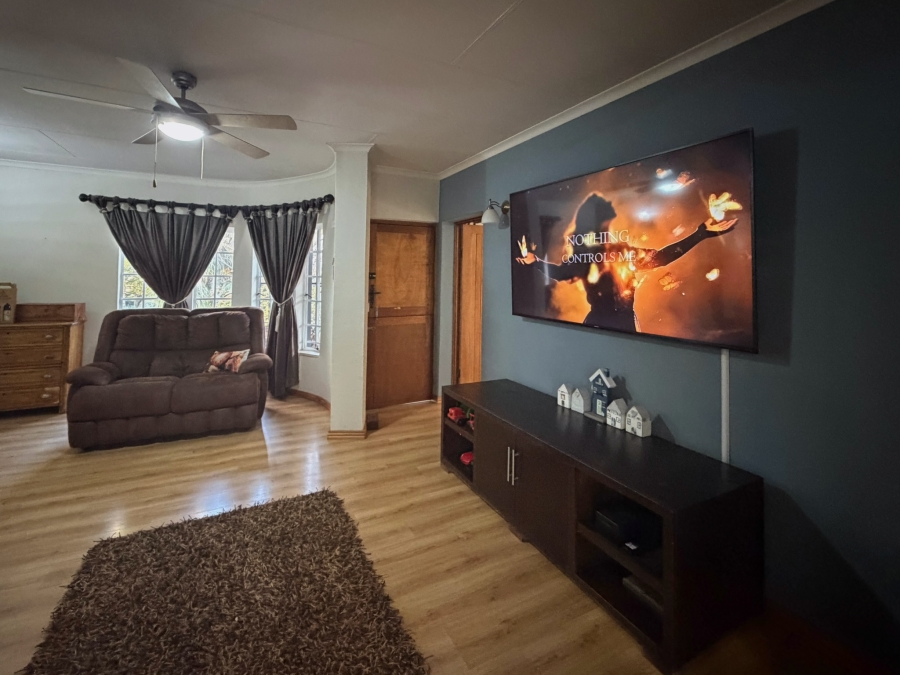4 Bedroom Property for Sale in Wierda Park Gauteng