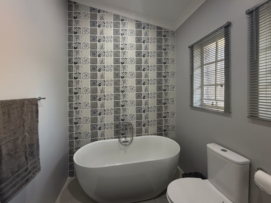 4 Bedroom Property for Sale in Wierda Park Gauteng