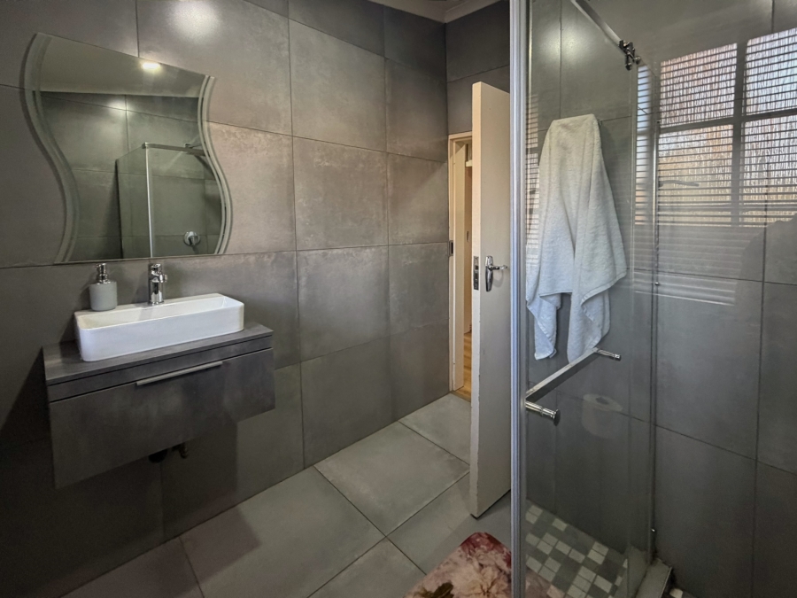 4 Bedroom Property for Sale in Wierda Park Gauteng
