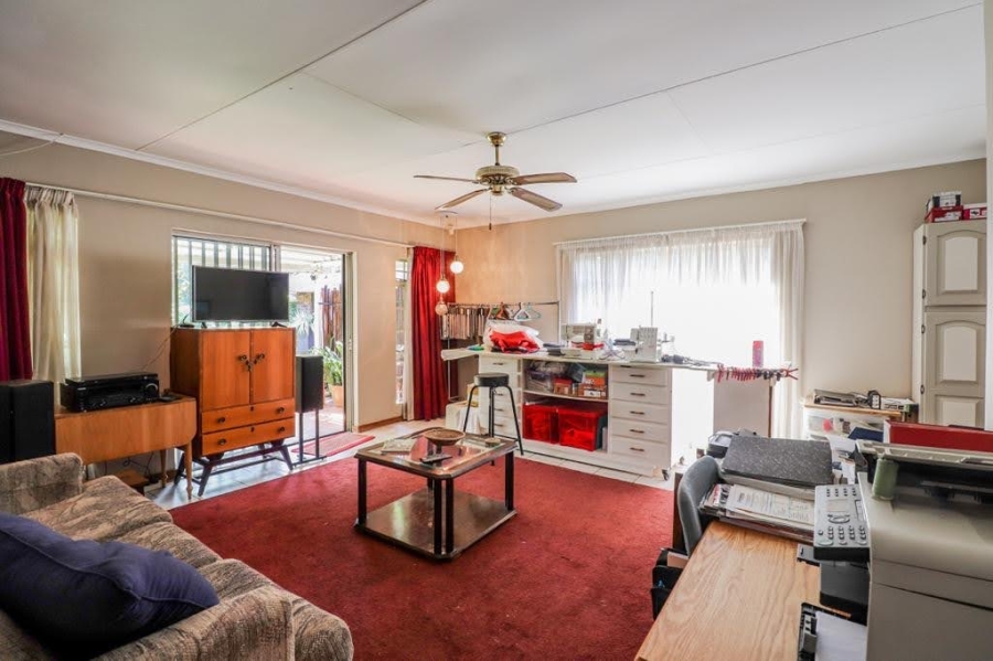 4 Bedroom Property for Sale in Wierda Park Gauteng