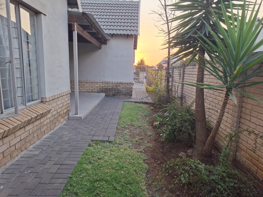 3 Bedroom Property for Sale in Willow Park Manor Gauteng