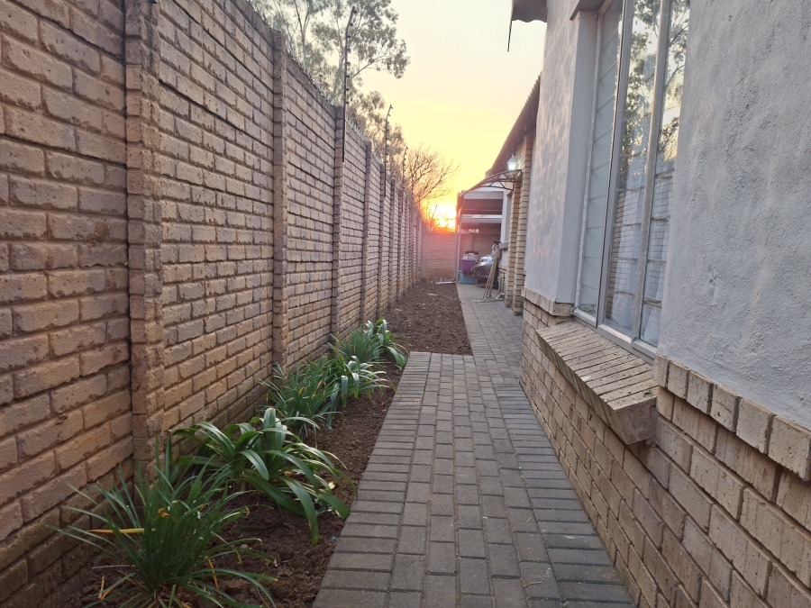 3 Bedroom Property for Sale in Willow Park Manor Gauteng