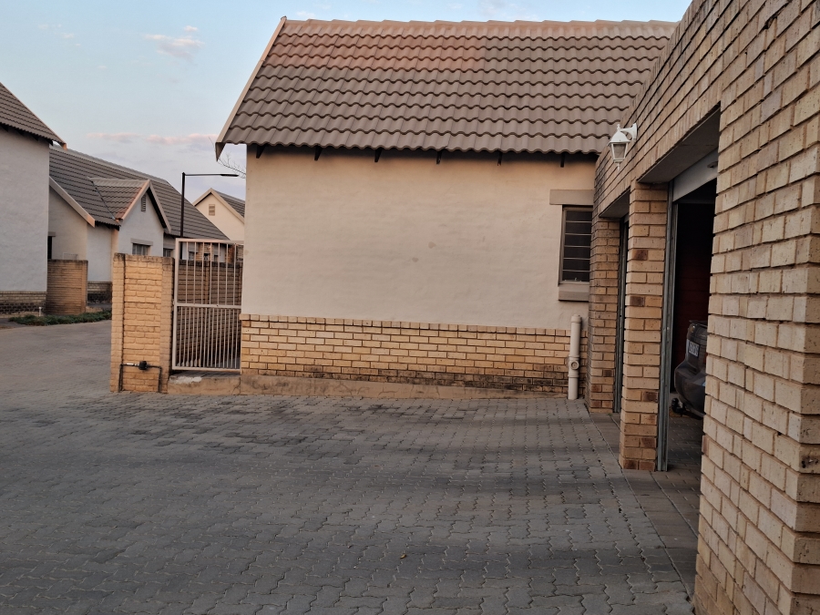 3 Bedroom Property for Sale in Willow Park Manor Gauteng