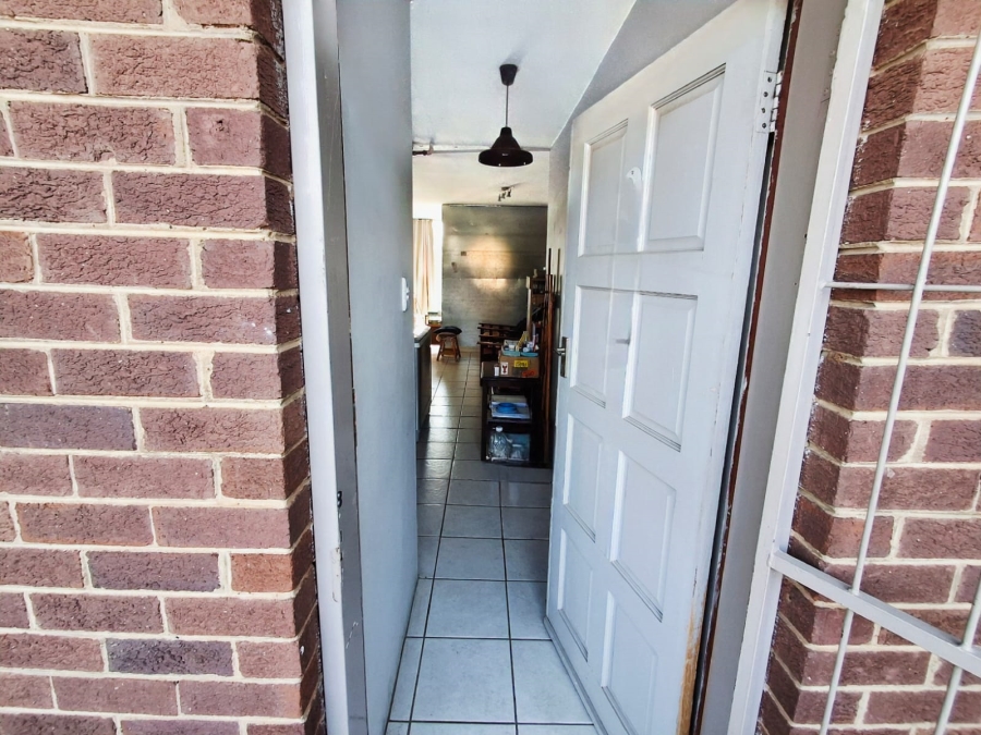 1 Bedroom Property for Sale in Moregloed Gauteng