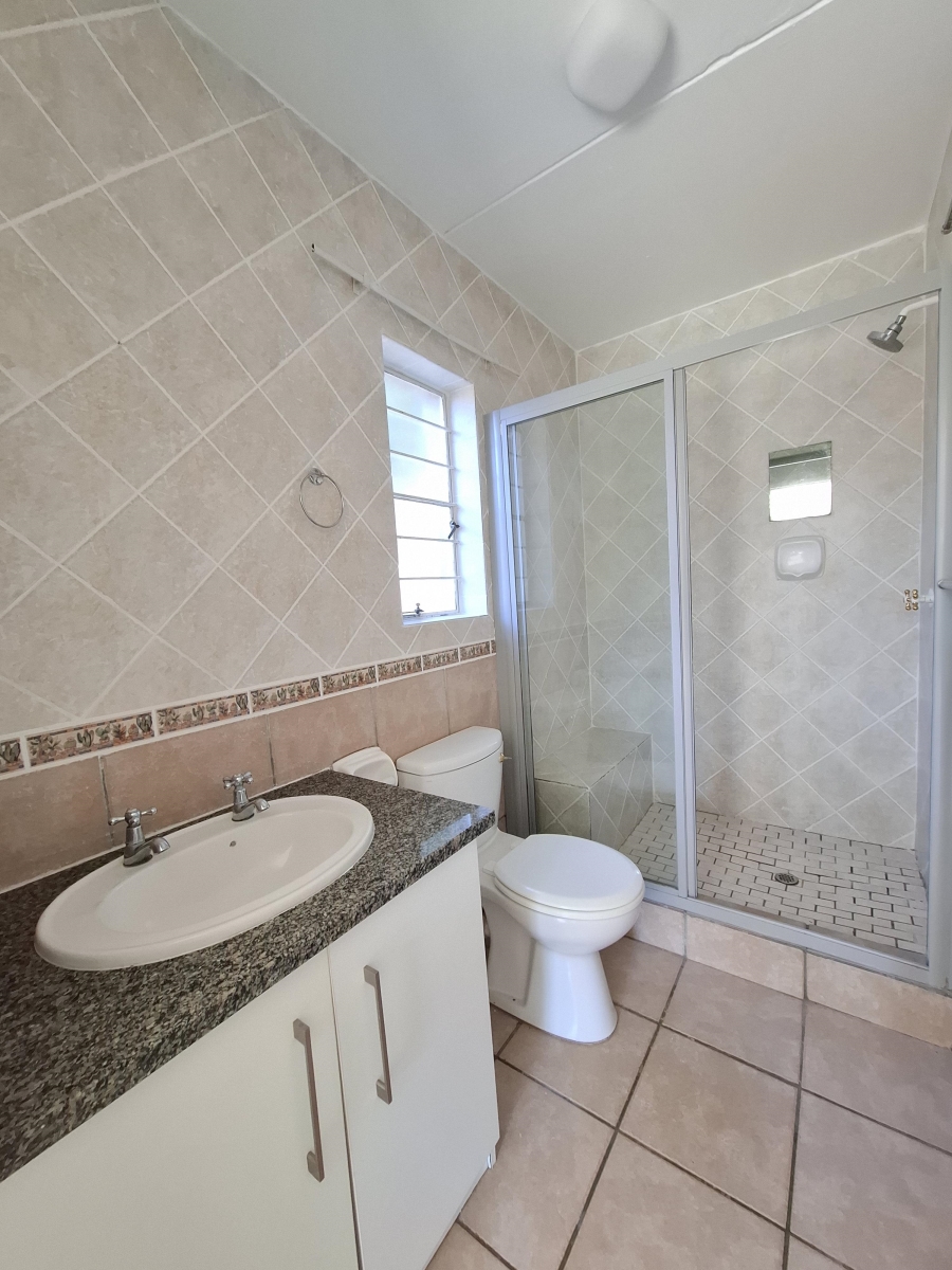 3 Bedroom Property for Sale in Faerie Glen Gauteng