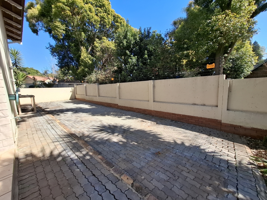 3 Bedroom Property for Sale in Faerie Glen Gauteng