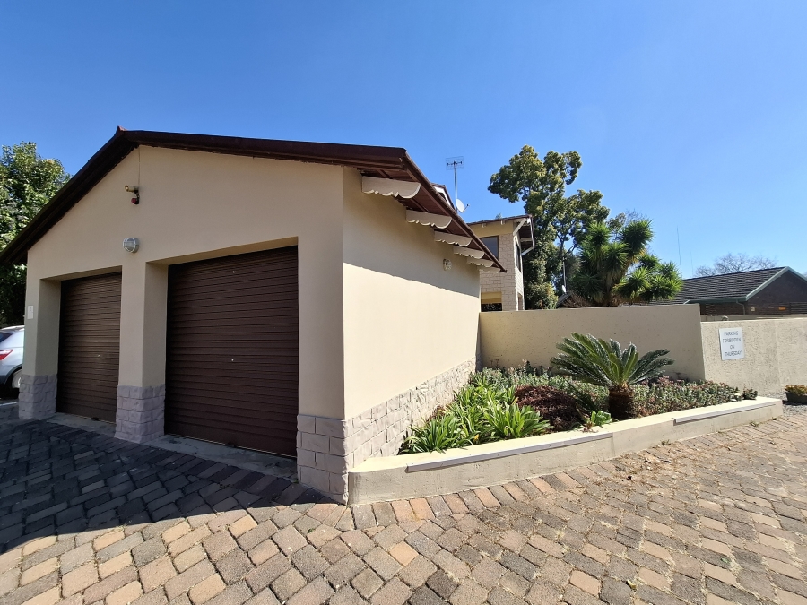 3 Bedroom Property for Sale in Faerie Glen Gauteng