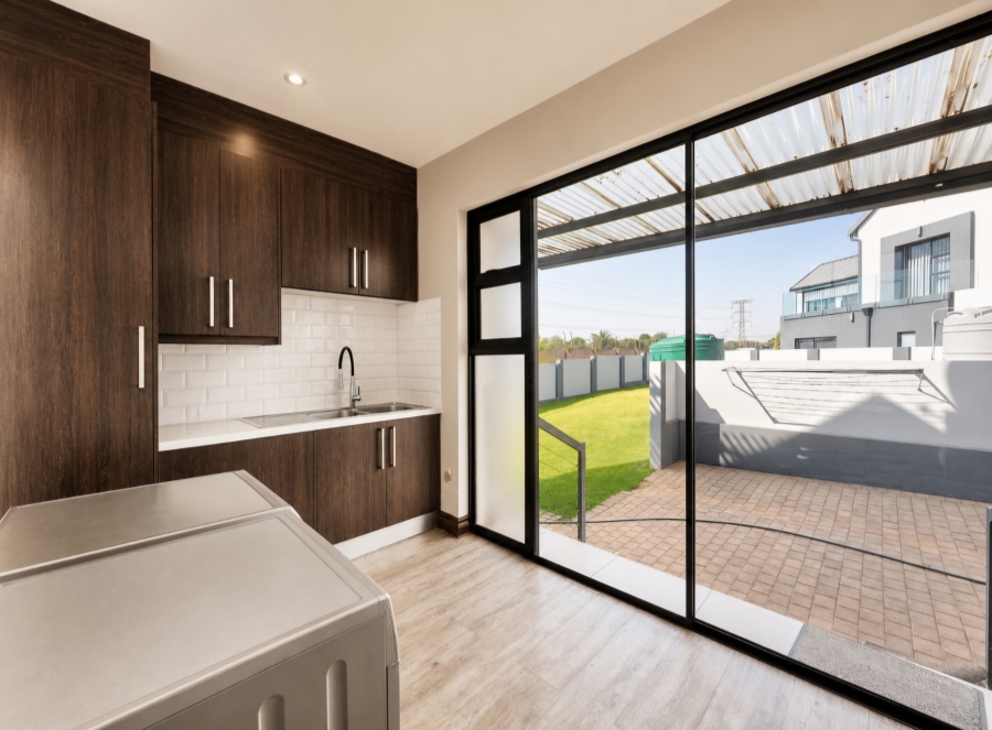 5 Bedroom Property for Sale in The Hills Game Reserve Estate Gauteng