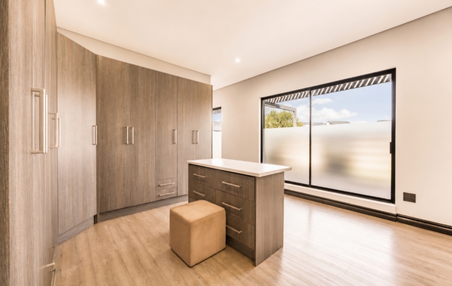 5 Bedroom Property for Sale in The Hills Game Reserve Estate Gauteng
