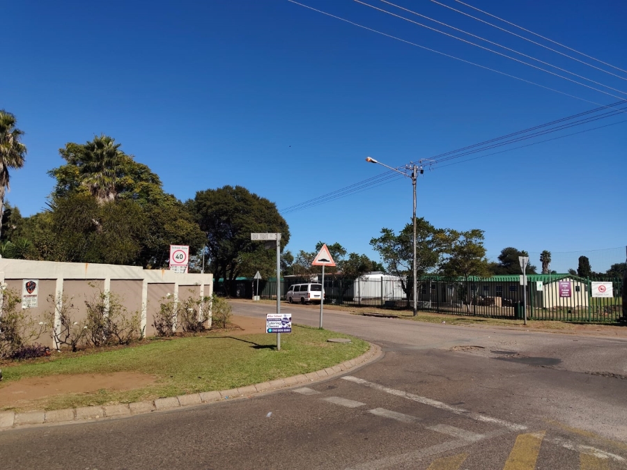 To Let Commercial Property for Rent in Wierda Park Gauteng