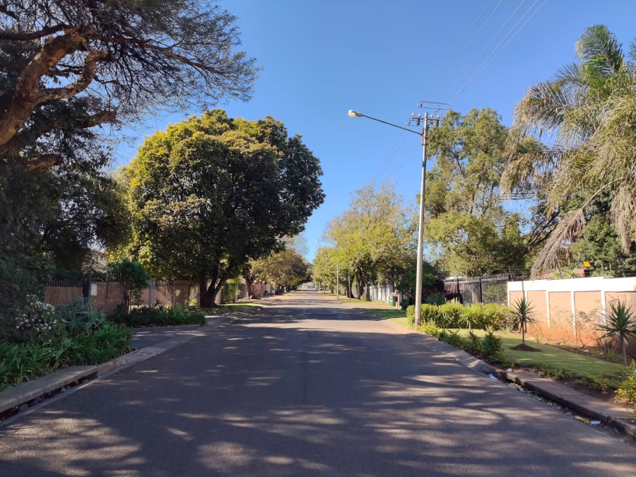 To Let Commercial Property for Rent in Wierda Park Gauteng