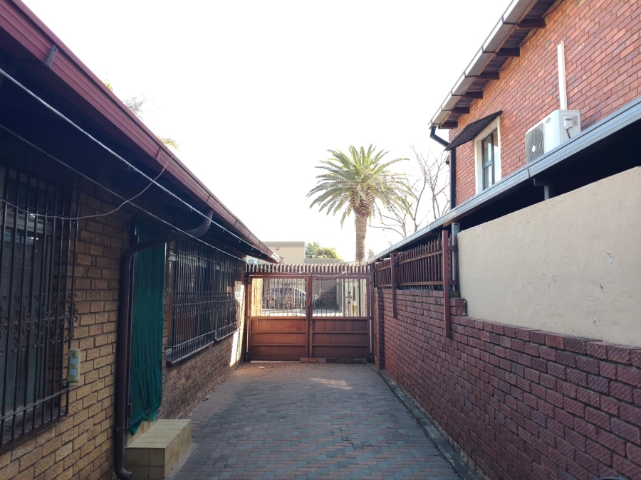 3 Bedroom Property for Sale in Laudium Gauteng