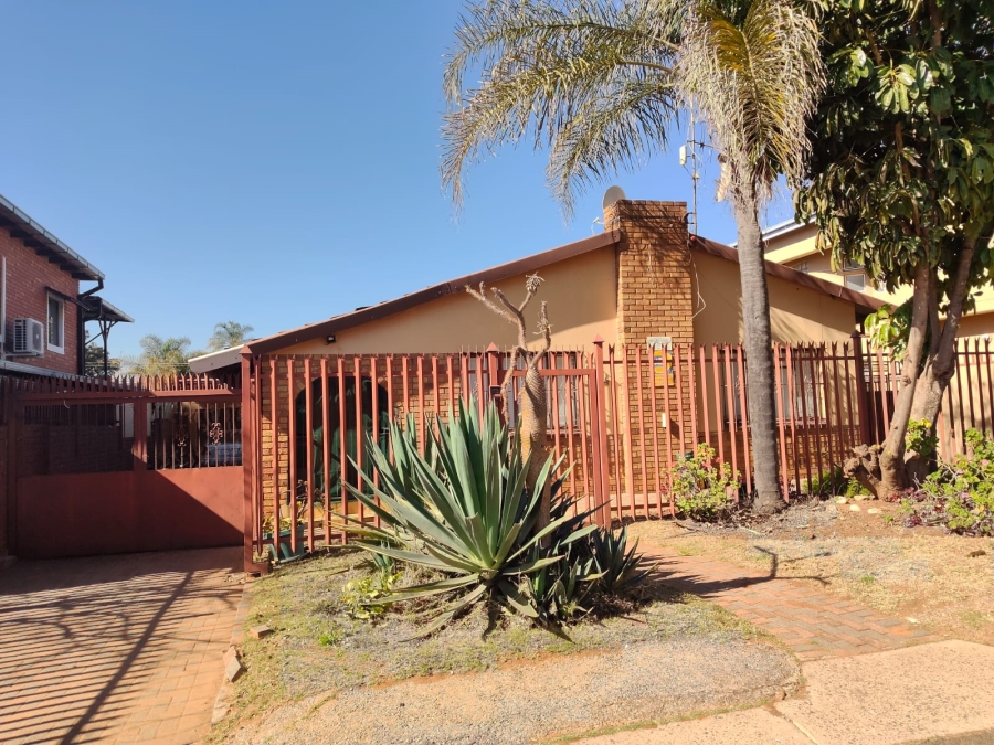 3 Bedroom Property for Sale in Laudium Gauteng