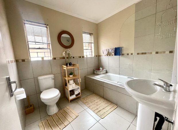 3 Bedroom Property for Sale in Kosmosdal Gauteng