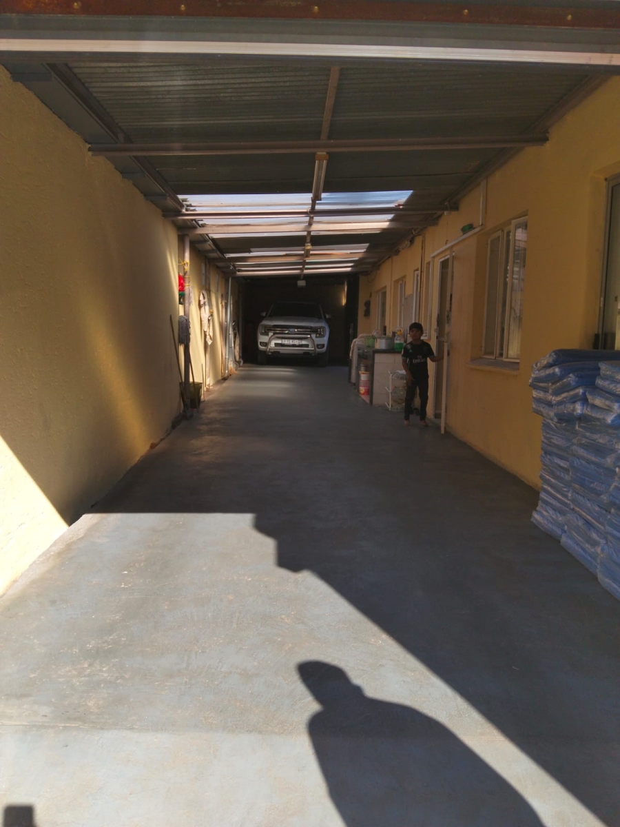 6 Bedroom Property for Sale in Laudium Gauteng