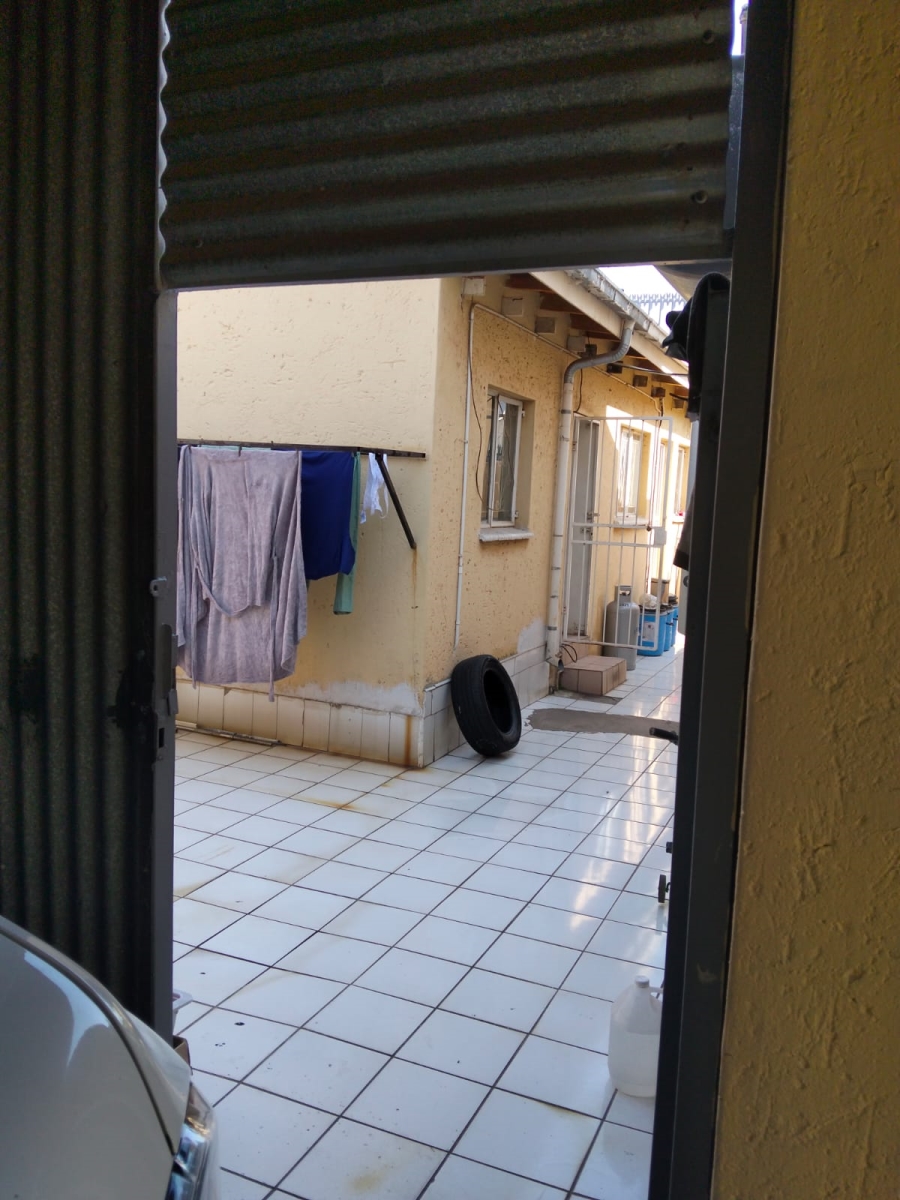 6 Bedroom Property for Sale in Laudium Gauteng