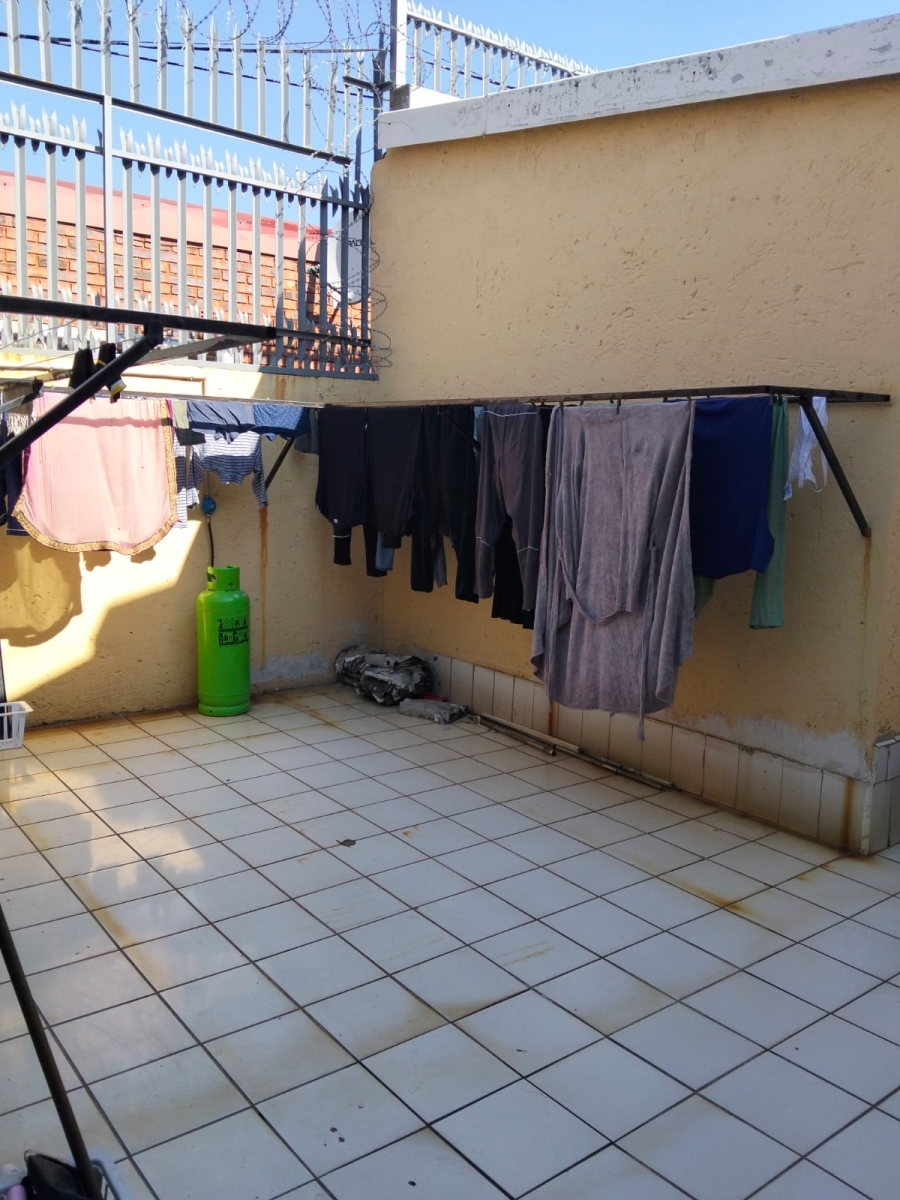 6 Bedroom Property for Sale in Laudium Gauteng