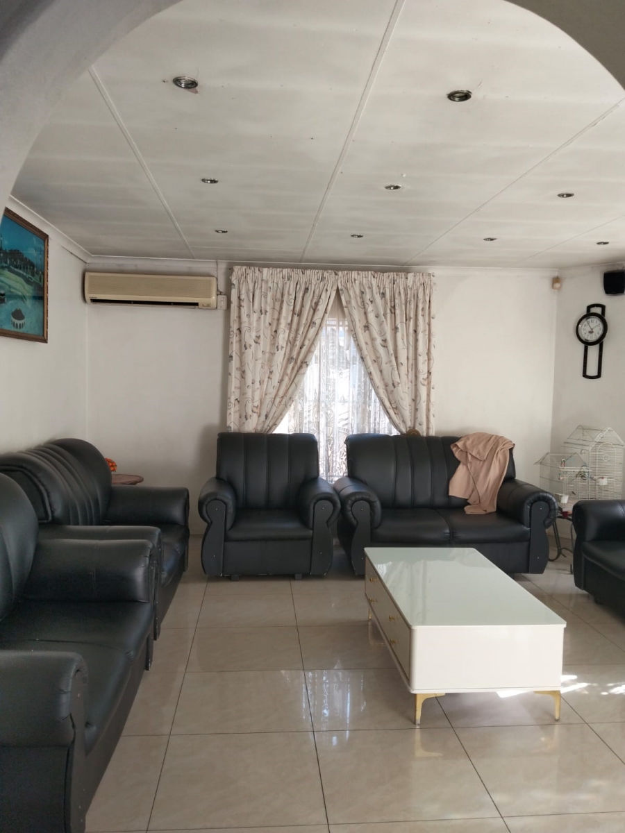 6 Bedroom Property for Sale in Laudium Gauteng