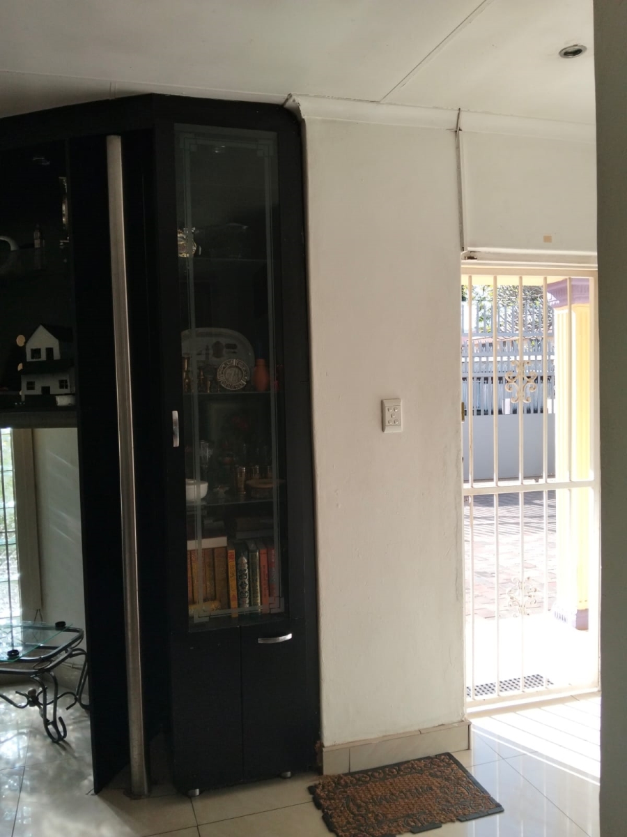 6 Bedroom Property for Sale in Laudium Gauteng